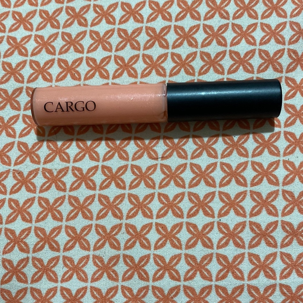 Cargo lip